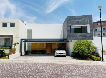 Casa · 334m² · 3 Recámaras · 3 Estacionamientos · Casa en Renta en Davinci Cumbres del Lago Juriquilla Qro Gps