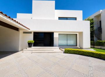 Casa de 4 habitaciones, Querétaro · Casa de 700 m² con 5 Recámaras en Renta en El Campanario