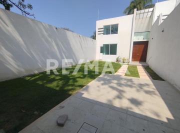 Casa · 170m² · 3 Recámaras · 2 Estacionamientos · Casa en Venta en Morelos, Otilio Montaño, Cuautla