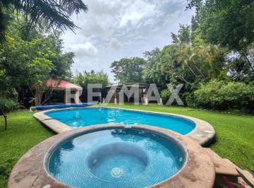 Casa · 526m² · 4 Recámaras · 4 Estacionamientos · Casa en Venta en Morelos, Viveros de Cocoyoc, Yautepec