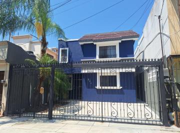 Casa · 160m² · 3 Recámaras · 2 Estacionamientos · Casa en Renta en Torremolinos, Guadalupe, N. L. / Privada