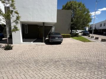 Casa · 212m² · 3 Recámaras · 2 Estacionamientos · Renta Casa en Nuevo Capricho Santa Fe R - 1341