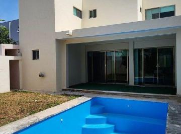 Casa de 4 habitaciones, Mérida · Casa en Renta 4 Habitaciones y Piscina en Altabrisa.