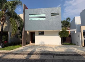 Casa en condominio de 4 habitaciones, Zapopan · Casa en Renta Jardin Real