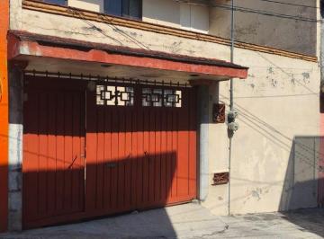 Casa de 4 habitaciones, Cuernavaca · Casa en Venta en Lomas de Cortes