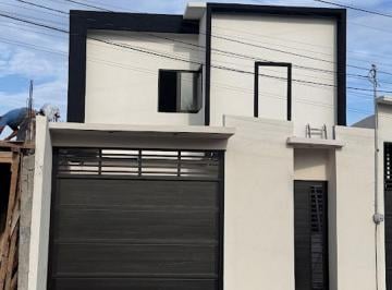Casa de 3 habitaciones, Boca del Río · Casa en Venta de 105 m² con 3 Recámaras Una en Planta Baja en Primero de Mayo Sur