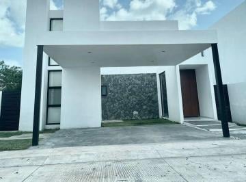 Casa en condominio de 3 habitaciones, Conkal · Hermosa Casa en Privada Amueblada con Paneles Solares