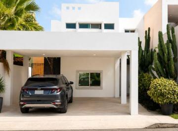 Casa de 3 habitaciones, Mérida · Casa en Renta en Merida F - 1111, 3 Rec. en Gran Sta Fe Norte $18,500 m. N.