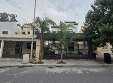 Casa · 103m² · 3 Recámaras · 2 Estacionamientos · Casa en Venta en Col. Urbivilla del Cedro (Zona Cumbres)