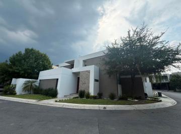 Casa de 3 habitaciones, Monterrey · Casa en Renta Carolco Residencial