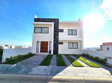 Casa · 460m² · 5 Recámaras · 3 Estacionamientos · Casa de Lujo en Venta en Lomas de Juriquilla
