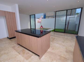 Casa · 180m² · 3 Recámaras · 2 Estacionamientos · Casa en Venta en Residencial Aqua a Estrenar