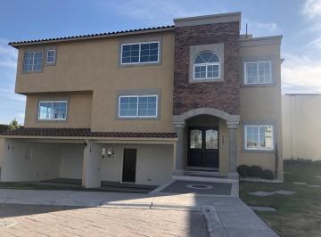 Casa · 527m² · 4 Recámaras · 8 Estacionamientos · Casa en Venta en Portofino Royal Country Club