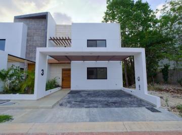 Casa · 218m² · 3 Recámaras · 2 Estacionamientos · Casa en Venta en Residencial Rio a Estrenar