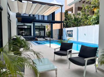 Casa · 850m² · 4 Recámaras · 4 Estacionamientos · Casa en Venta en Residencial Villa Magna