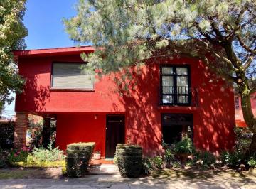 Casa · 202m² · 3 Recámaras · 2 Estacionamientos · Casa en Venta en El Campanario