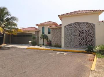 Casa · 511m² · 3 Recámaras · 3 Estacionamientos · Casa en Playas del Conchal
