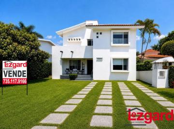 Casa de 4 habitaciones, Atlatlahucan · En Venta Casa de Dos Niveles con Gran Capacidad de Alojamiento