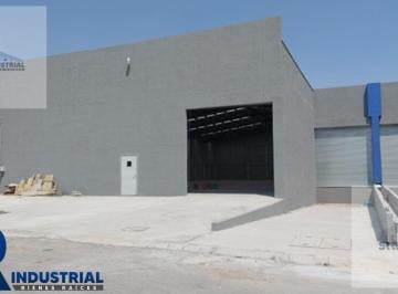 Bodega comercial · 893m² · 1 Recámara · 4 Estacionamientos · Bodega en Renta Zona Santa Catarina