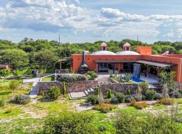 239e902984d31c0f6846bd5bcf67f02ebc7f7ccea5e69329fef4848ab28d2072 · Casa Campestre en San Miguel de Allende, Una Sola Planta, Amueblada y Alberca