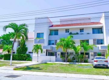 Departamento · 207m² · 3 Recámaras · Casa en Renta en Residencial Campestre