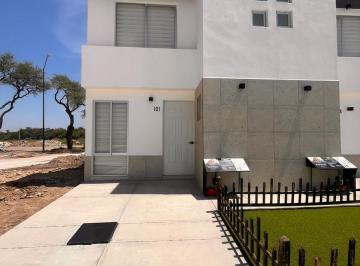 Casa · 77m² · 2 Recámaras · 1 Estacionamiento · Casa en Héroes de León