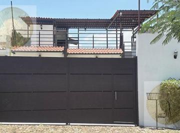 Casa · 189m² · 3 Recámaras · 2 Estacionamientos · Primorosa Casa.