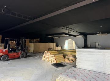 Bodega comercial · 1000m² · 7 Estacionamientos · Bodega Al Norte de Merida 1000 m², Estacionamiento, Anden, Ubicacion Comercial