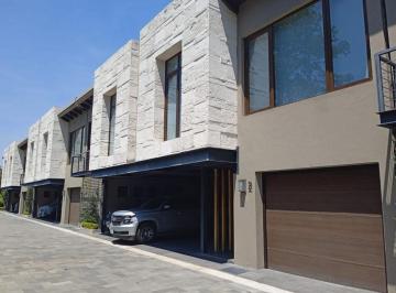 Casa de 4 habitaciones, Valle de Bravo · Casa en Venta en Valle de Bravo