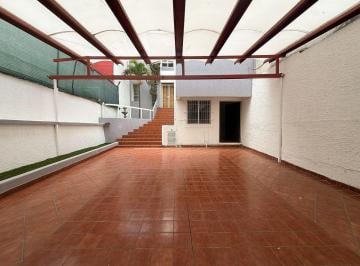 Casa de 3 habitaciones, Guadalajara · Casa en Venta en Calle Justo Sierra, Zona Arcos Vallarta