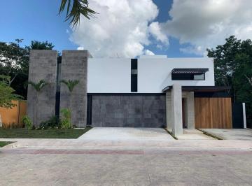 Casa · 280m² · 4 Recámaras · 2 Estacionamientos · Casa en Renta y Venta en Lagos del Sol Excelente Oportunidad