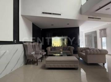 Casa · 536m² · 4 Recámaras · 4 Estacionamientos · Venta Casa en Rincones de San Francisco