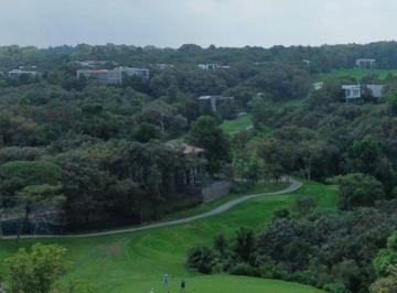 Terreno / Lote , Tlajomulco de Zúñiga · Terreno de 436 m² en Venta en Cielo Country Club, Vista a Campo de Golf y a La Ciudad.