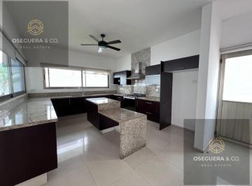 Casa · 150m² · 3 Recámaras · 2 Estacionamientos · Casa en Renta Cumbres Residencial Av Huayacan y Av Colosio Cancun