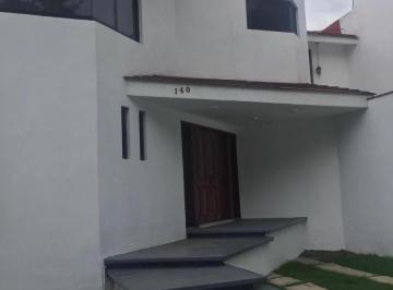 Casa de 3 habitaciones, Metepec · Casa en Renta en Club San Carlos, Metepec