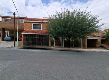 Casa · 376m² · 4 Recámaras · 2 Estacionamientos · Lgm. Casa Venta Contry La Silla Guadalupe N. L.