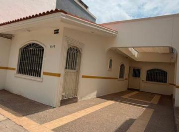 Casa · 144m² · 3 Estacionamientos · Oficina en Renta por Blvd Benjamin Hill en Barrancos