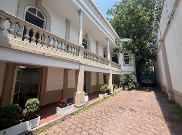 Casa uso de suelo · 960m² · 12 Recámaras · 10 Estacionamientos · Casa con Uso de Suelo Para Oficinas en Renta en Santa María La Rivera.