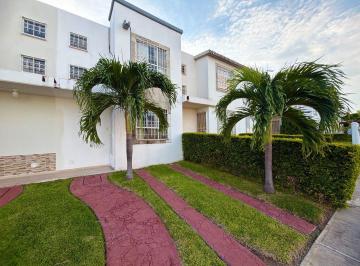 Casa · 73m² · 3 Recámaras · 1 Estacionamiento · Casa Economica con Alberca Para Crédito Infonavit en Venta Xochitepec