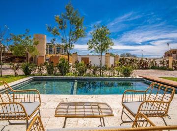 Departamento · 253m² · 3 Recámaras · 2 Estacionamientos · Renta o Venta de Penthouse en Cumbres del Lago - Magnolia