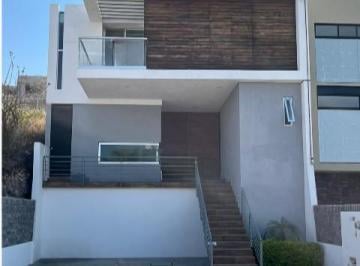 Casa · 262m² · 3 Recámaras · 2 Estacionamientos · Casa en Venta Cumbres del Lago Juriquilla
