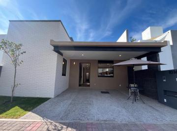 Casa · 166m² · 3 Recámaras · 2 Estacionamientos · Casa en Venta en Condesa Juriquilla