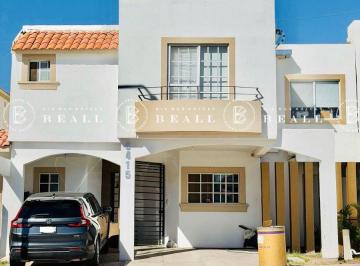 Casa de 3 habitaciones, Chihuahua · Casa en Venta en Fracc. en Riscos del Sol Al Norte $3,100,000