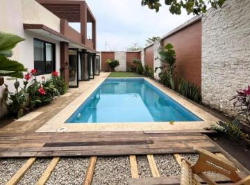 Casa · 476m² · 5 Recámaras · 3 Estacionamientos · Casa con Alberca en Boca del Río, Veracruz