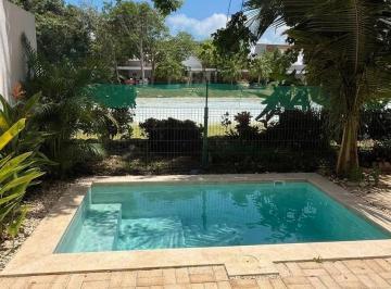 Casa de 3 habitaciones, Mérida · ¡Vive Frente Al Lago en Altozano, Mérida! $3.8 Mdp Amueblada