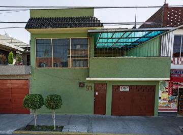 Casa de 4 habitaciones, Nezahualcóyotl · Casa en Venta en Metropolitana 2da Secc, Ciudad Nezahualcoyotl, Edomex