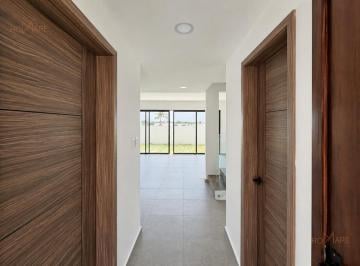 Casa · 140m² · 3 Recámaras · 2 Estacionamientos · Casa en Venta 3 Recámaras | Lomas del Dorado