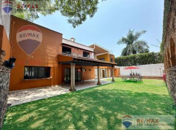 Venta de casa en el Fracc. Vista Hermosa, Cuernavaca, Morelos · Venta de Casa en El Fracc. Vista Hermosa, Cuernavaca, Morelos…clave 4982