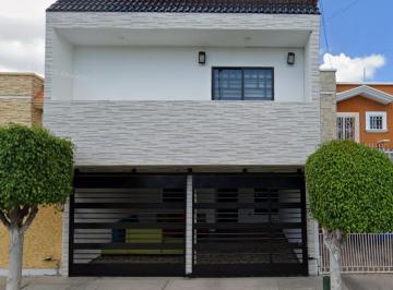 Casa de 4 habitaciones, León · Venta de Casa en León de Los Aldama Guanajuato Colonía Bosque del Valle