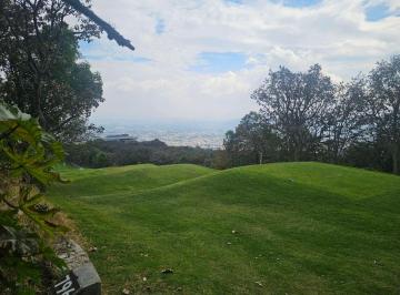 Terreno / Lote , Tlajomulco de Zúñiga · Terreno de 687 m² en Venta en Cielo Country Club Una Parte Colinda a Campo de Golf.